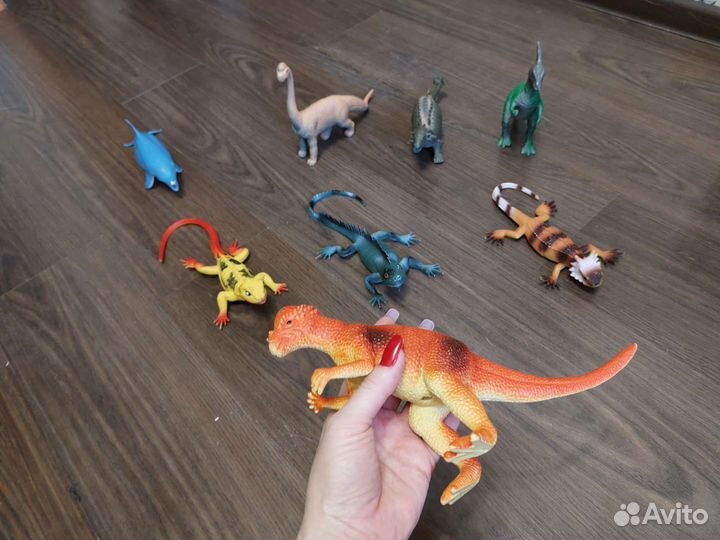 Игрушки динозавры, ящерицы