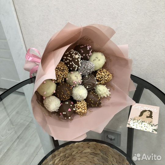 Клубника в шоколаде букет