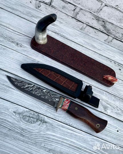 Нож из дамасской стали
