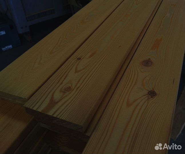 Качественные доски лиственницы 25x100 мм, строганная поверхность
