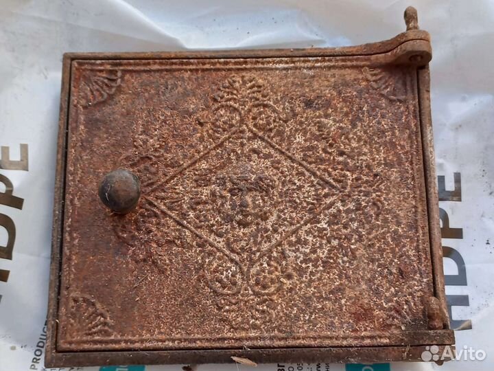 Чугунная дверца для русской печи