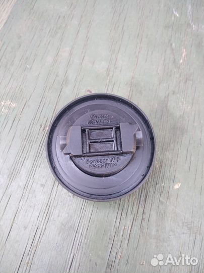 Крышка маслозаливной горловины VW Passat B6