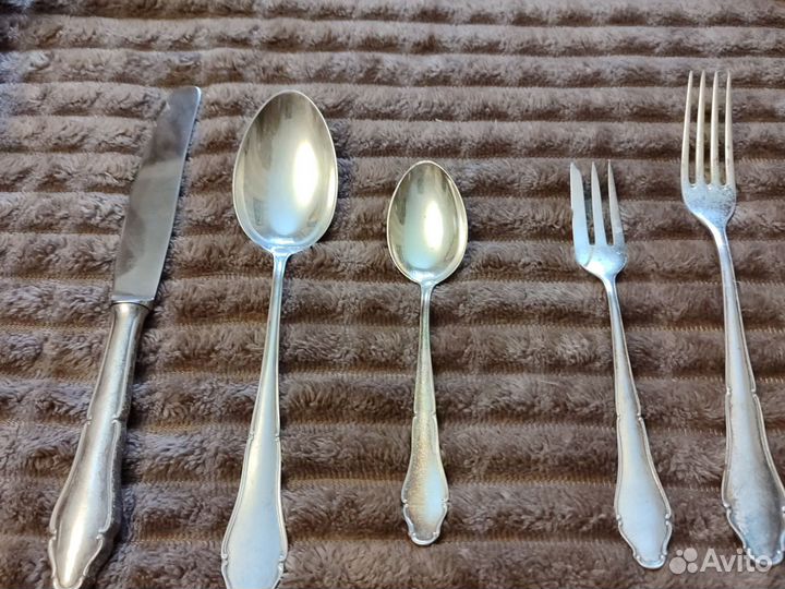Набор серебряных столовых приборов