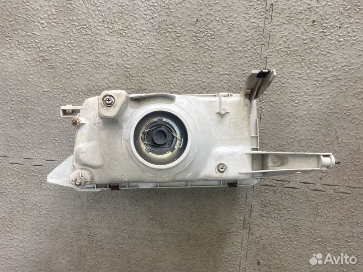 Фара toyota corona 170