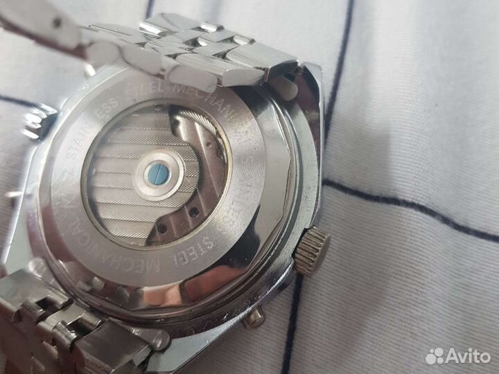 Брейтлинг. Сапфир очень красив