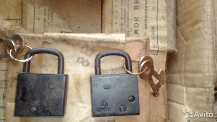 Замочек навесной