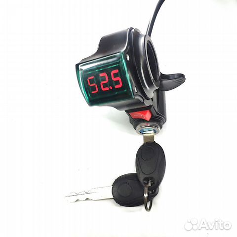 Вольтметр с замком зажигания, кнопкой и курком для
