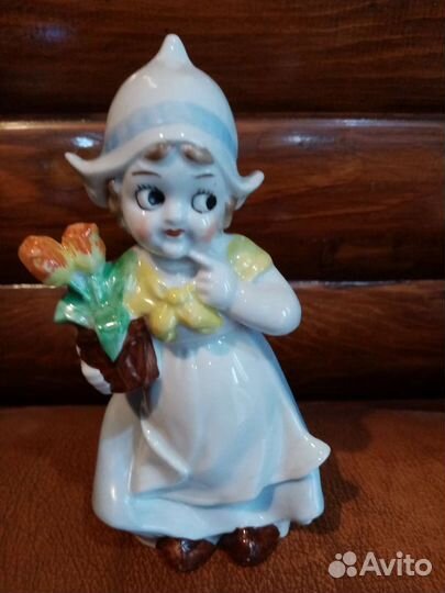 Статуэтки фарфоровые