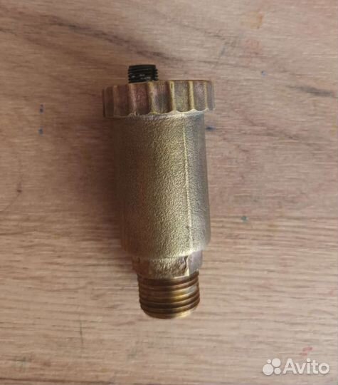 Воздушный клапан (воздухоотводчик)