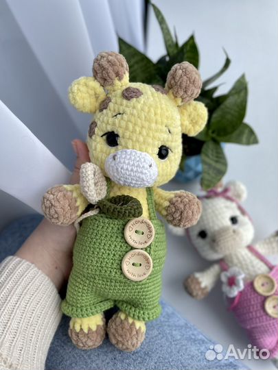 Вязаная игрушка жираф