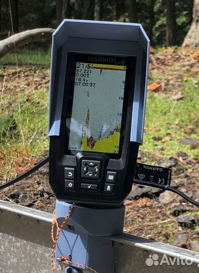 Солнцезащитный козырек Garmin Striker 4 Plus