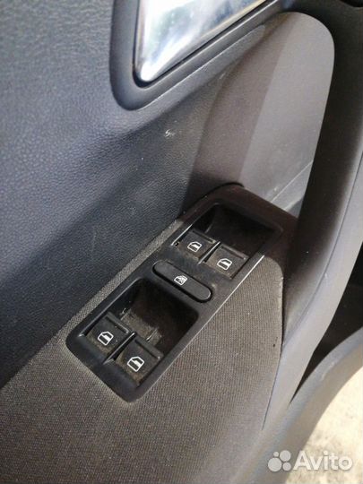 Дверные карты комплект Volkswagen Polo Sedan