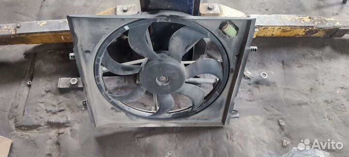 Вентилятор охлаждения радиатора Nissan 214814BE0A