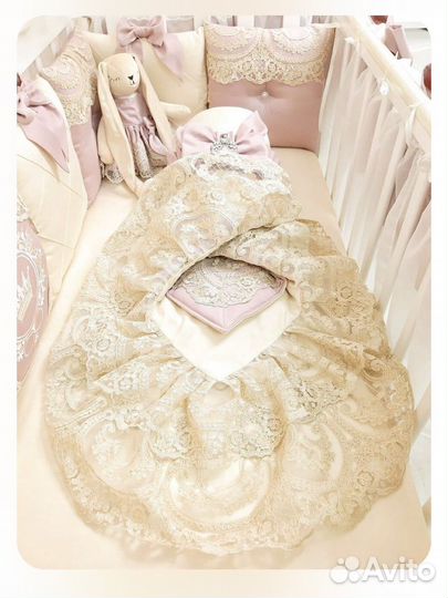 Комплект в детскую кроватку с балдахином