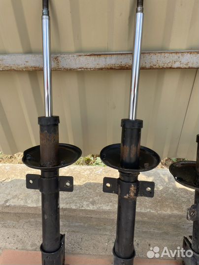 Стойки амортизатора renault duster