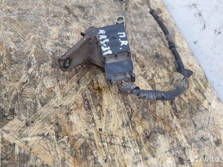 Датчик положения кузова передний Land Rover Range