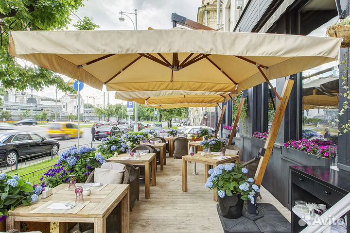 Зонт уличный боковой для кафе 4х4м в наличии