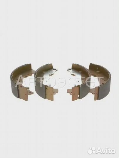 Тормозные колодки барабанные задний мост 0 986 487 667