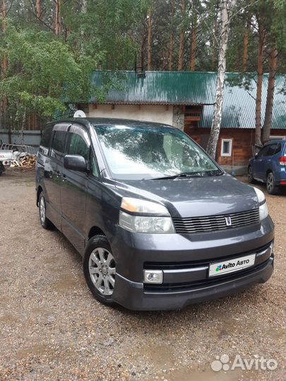 Toyota Voxy 2.0 AT, 2002, 306 000 км