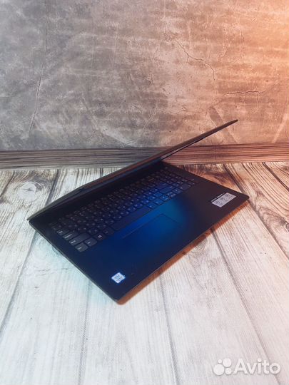 Мощный ноутбук Lenovo Core i3-7020u / 8gb / SSD