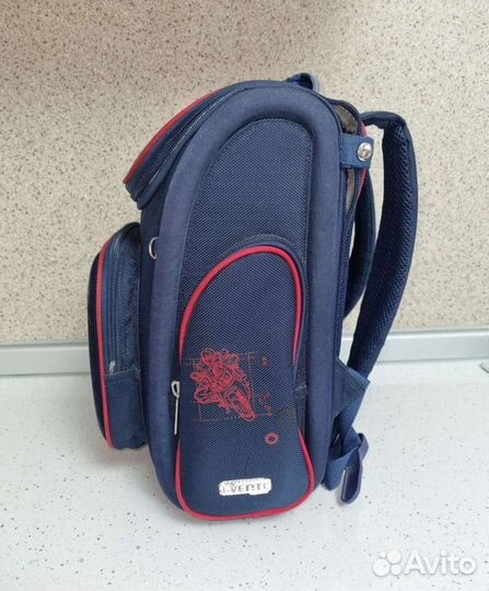 Рюкзак школьный