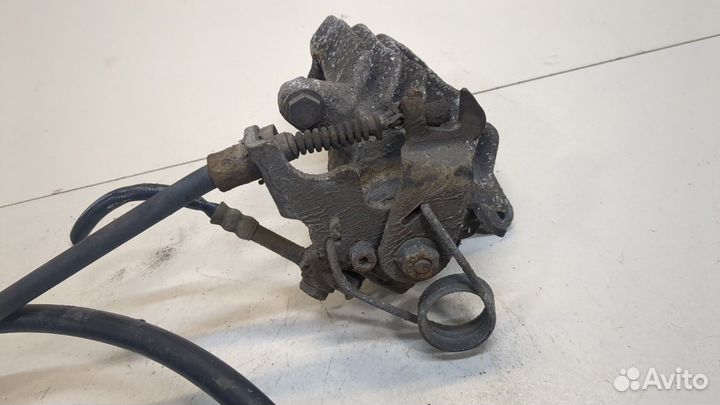 Суппорт левый задний Volkswagen Passat 5