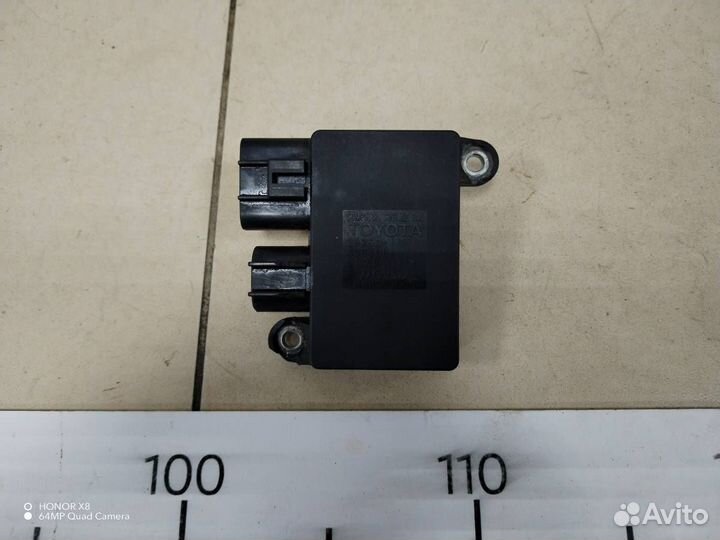 Блок управления вентилятором Toyota Corolla E150 2
