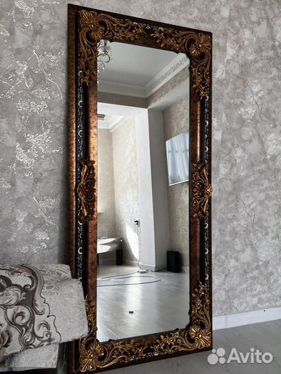 Напольное зеркало