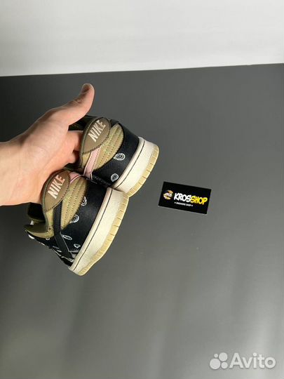 Кроссовки Nike SB Dunk Low x Travis Scott