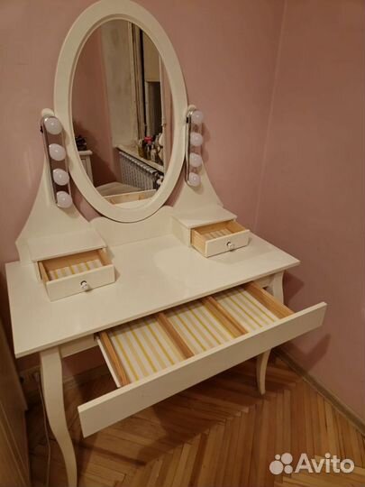 Туалетный столик-трюмо с зеркалом IKEA