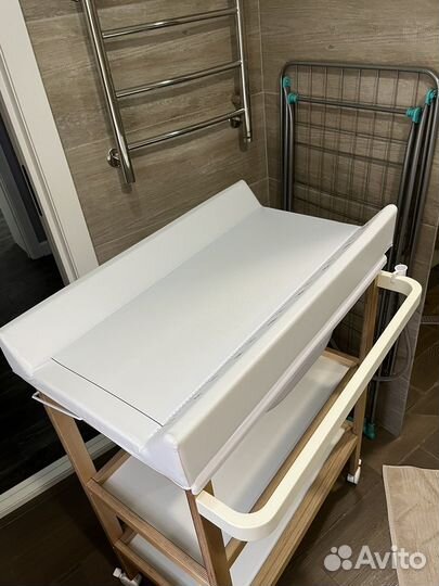 Пеленальный стол с ванночкой happy baby Lafino