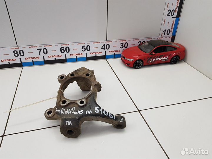 Кулак поворотный передний левый