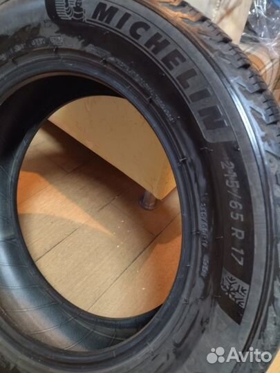 Michelin X-Ice Snow 215/65 R17