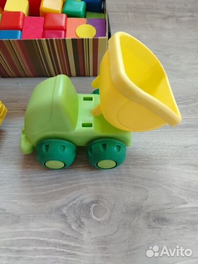 Детские игрушки кубики машинки