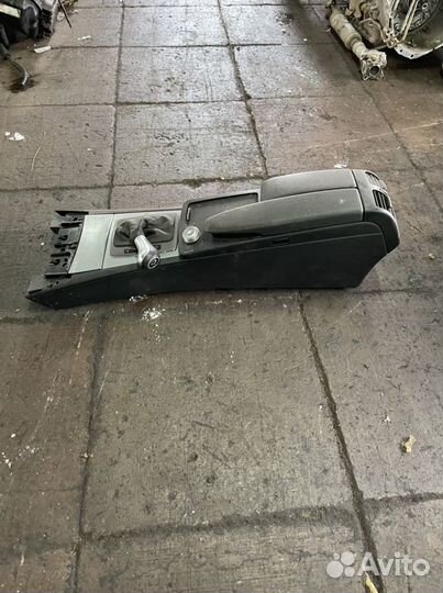 Консоль центральная Mercedes Benz C-klass w204