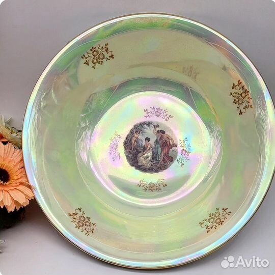 Фарфоровый салатник 