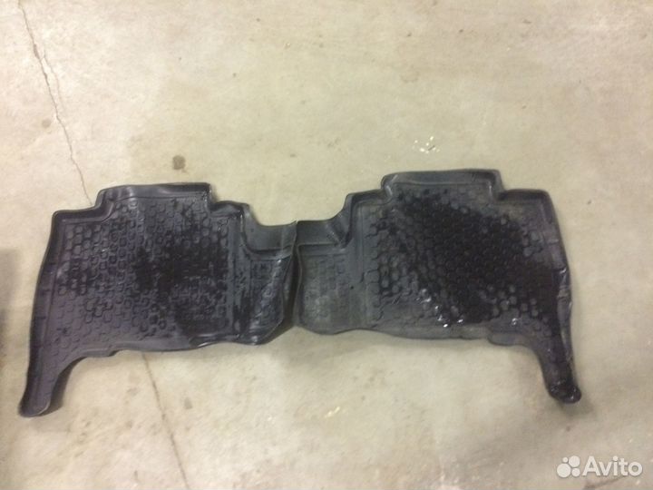 Коврики для LC-200 комплект