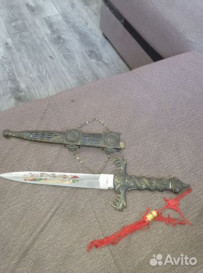 Сувениры статуэтки