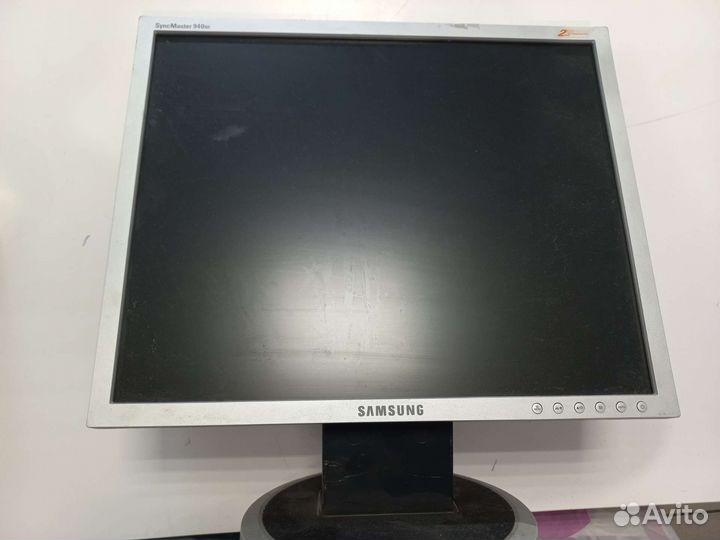 Монитор 19 дюймов