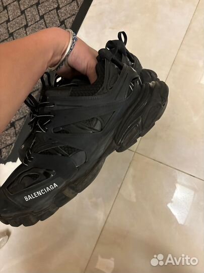 Balenciaga track