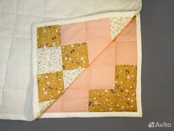 Лоскутное детское одеяльце ручной работы