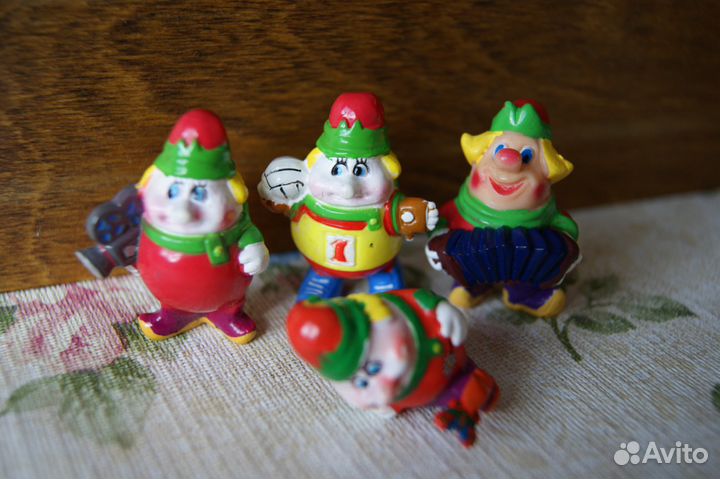 Ландринъ. Петрушка с гармошкой, камерой