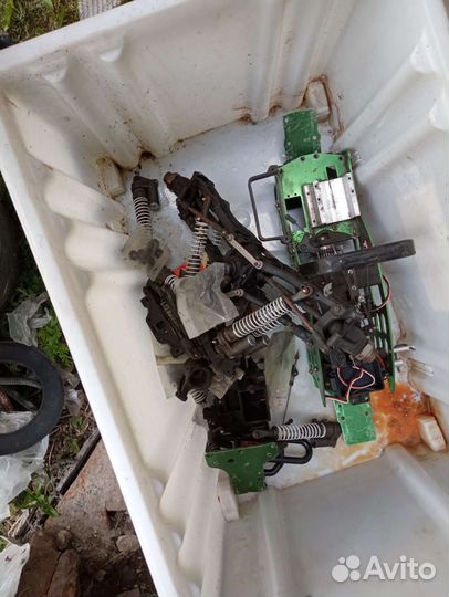 Бензиновая машинка на радиоуправлении