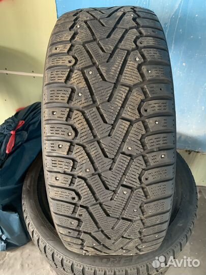 Pirelli Ice Zero 245/40 R20