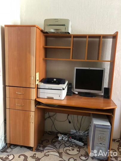 Компьютерный стол