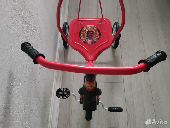 Трехколесный велосипед