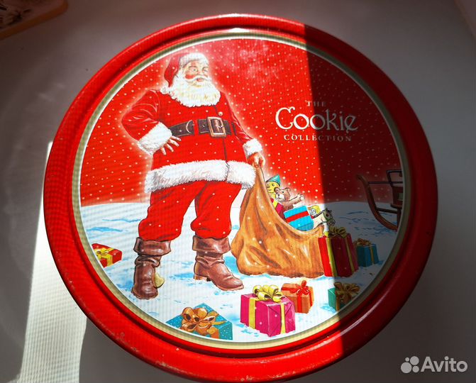 Жестяные банки от чая, печенья