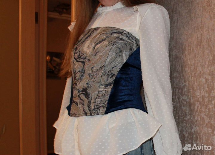 Корсет гобеленовый