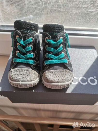 Детские ботинки