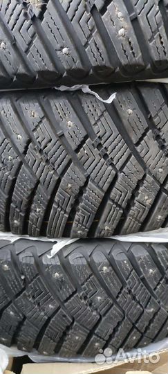 Goodyear UltraGrip 225/60 R17